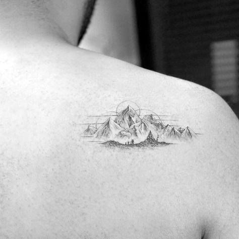 Sweet Mens Hiking Tattoo Ideas Knee Mountain Tattoo, Tattoo Mountains, Berg Tattoo, Mountains Tattoo, Blade Tattoo, Shoulder Blade Tattoo, K Tattoo, Hiking Tattoo, Shape Tattoo