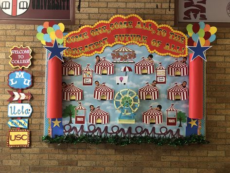 Carnival Bulletin Boards, Circus Classroom, School Wide Themes, College Bulletin Boards, Fair Theme, Spring Carnival, Circus Theme Party, Preschool Bulletin, School Carnival