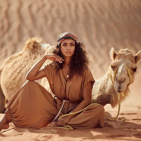 When in the desert... 🐪 #model @miss_martello #makeup @katharinabrennanmakeup #postproduction @dgtlcraft_postproduction #shooting #dubai… Desert Outfits Women, Desert Safari Outfit, Desert Photoshoot Outfit, Desert Outfit Ideas, Egypt Outfits, Desert Photoshoot Ideas, Dubai Photoshoot, Dubai Outfit, Desert Outfit