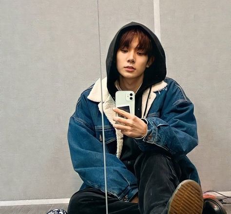 Heeseung Pfp, I Want A Boyfriend, Want A Boyfriend, Ethan Lee, Lee Heeseung, A Boyfriend, Raisin, Jay, Mirror Selfie