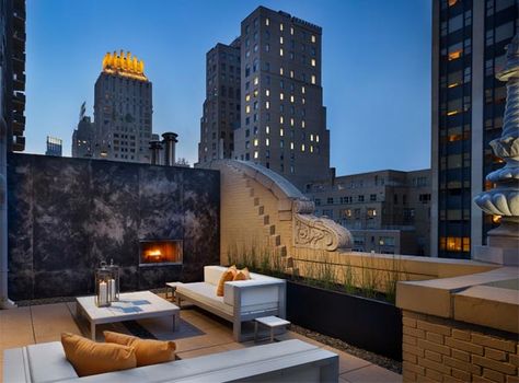 15 Charming New York Patios You’ll Love | eatwell101.com Nyc Apartment Rooftop, Lux Apartment, Penthouse Aesthetic, Penthouse Terrace, Covered Backyard, Terrasse Design, New York Penthouse, Duplex Penthouse, Terrace Garden Design