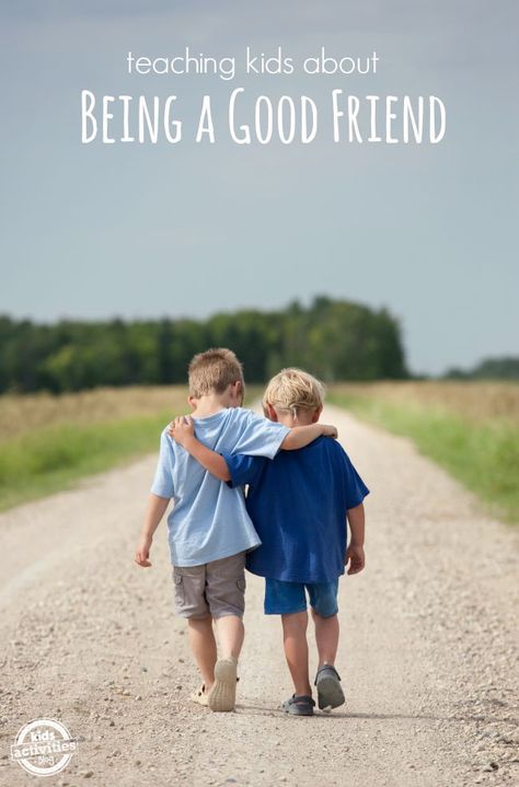 Making friends is an important life skill -- here are simple ways to help teach your child about being a good friend. Friend Quotes, True Friends, Urdu Poems, Tag Your Best Friend, Discipline Positive, Family Parenting, Couple Images, Make New Friends, Positive Parenting