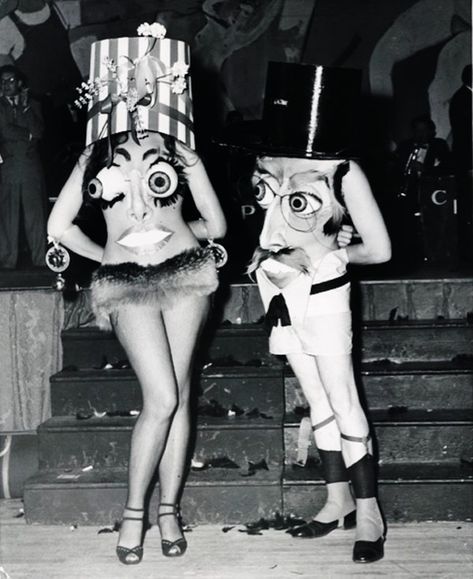 The 11 Weirdest, Creepiest, And Most Bizarre Vintage Halloween Costumes Vintage Bizarre, Vintage Halloween Costumes, Creepy Halloween Costumes, Vintage Halloween Photos, Weird Vintage, Crazy Costumes, Creepy Vintage, Vintage Halloween Costume, Halloween Vintage