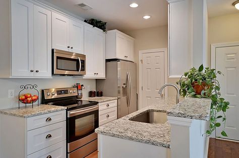 Small galley kitchen in traditional style with white cabinets and peninsula Small Gallery Kitchen, Gallery Kitchen Layout, White Galley Kitchens, Small Galley Kitchen Designs, Galley Kitchen Layout, Small Galley Kitchen, Galley Kitchen Design, Galley Kitchen Remodel, Remodel Diy