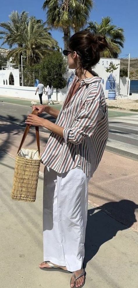 Beach Outfit Not Revealing, Farmhouse Aesthetic Outfits, Hawaii Work Outfits, Beach Outfits For Moms, Linen Layers Outfit, Australia Summer Outfits 2024, Sydney Summer Outfit, Beach Vacation Outfits Aesthetic, Vacation Outfits 2024