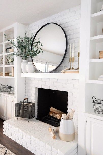 Brick Fireplace Mantles, Design Camino, White Brick Fireplace, Brick Fireplace Makeover, Fireplace Mantle Decor, White Fireplace, Fireplace Mantel Decor, Fireplace Remodel, Home Fireplace