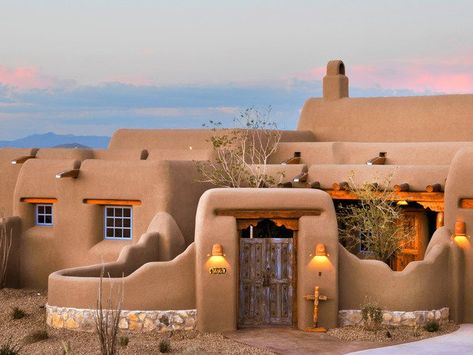 My dream home, somewhere in AZ with the same style barn to match! Southwest-Style Pueblo Desert Adobe Home Modern Adobe House Exterior, Adobe House Exterior, Spanish Home Exteriors, Modern Adobe House, House In The Desert, Modern Adobe, Pueblo Revival, Casa Hobbit, Inspiring Outdoor Spaces