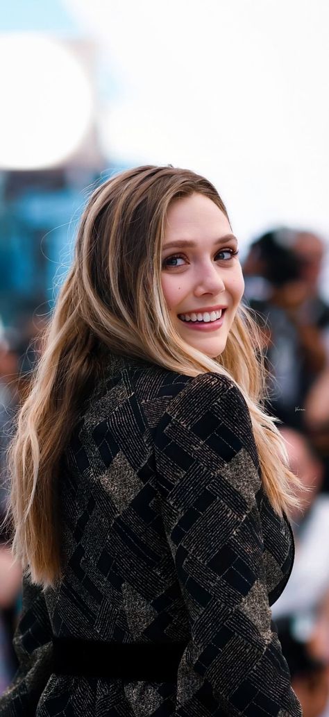 Elizabeth Olsen Wallpaper, Elizabeth Olsen Photoshoot, Olsen Scarlet Witch, Elizebeth Olsen, Lizzie Olsen, Elizabeth Olsen Scarlet Witch, Scarlet Witch Marvel, Katherine Mcnamara, Marvel Women