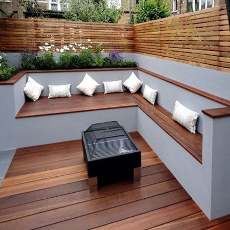 Ruang Tamu Outdoor, Roof Terrace Design, Garden Seating Area, Wooden Garden Benches, Pinterest Garden, Backyard Seating, Backyard Privacy, Diy Garden Furniture, Outdoor Gardens Design