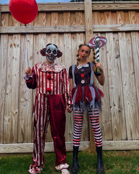 Scary Carnival Costumes, Spooky Clown Costume, Spooky Clown, Clown Costume Couple, Clowns Couple Costume, Scary Clown Couple Costumes, Evil Clown Costume Diy, Scary Circus Costume, Creepy Clown Couple Costume