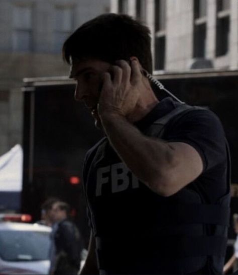 Agent Hotchner Aesthetic, Aaron Hotchner Boyfriend Material, Crimal Minds Hotch, Agent Aesthetic Men, Thomas Gibson Aesthetic, Hotch Aesthetic, Aaron Hotchner Icon, Bau Aesthetic, Aaron Hotchner Aesthetic