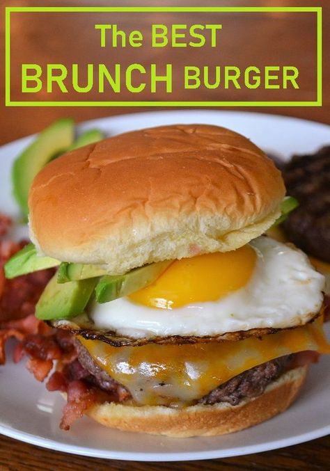 Breakfast Burger Ideas, Brunch Burger Recipe, Brunch Burgers, Breakfast Burgers, Fried Egg Burger, Burger Ideas, Bakery Breakfast, Recipe With Bacon, Brunch Burger