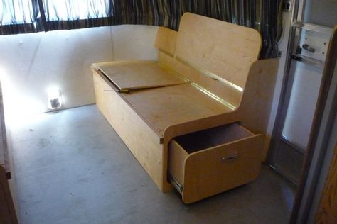 top and side storage access..this is cool Folding Couch, Campervan Bed, Van Bed, Camper Beds, Camper Hacks, Diy Camper Remodel, Folding Sofa Bed, Build A Camper, Folding Sofa