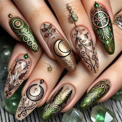 Yule Nail Designs, Forest Inspired Nails, Witchy Spring Nails, Yule Nails Winter, Pagan Nail Art, Celtic Nail Art, Yule Nail Art, Intricate Nail Art, Viking Nail Art