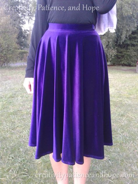 Velvet Skirt Pattern, Skirt Template, Purple Velvet Skirt, Velvet Circle Skirt, Twirly Skirt, Circle Skirts, Skirt Tutorial, Diy Skirt, Purple Skirt