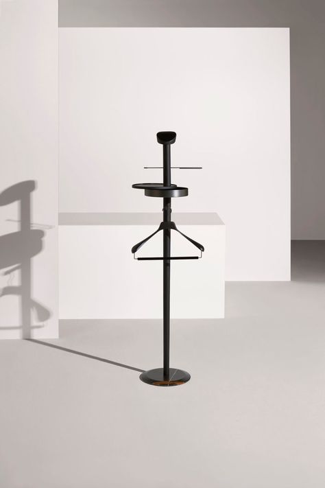 VALET STAND M | NOMON HOME - Jewerly for Home Valet Stand Modern, Marble Detail, Valet Stand, Clothes Stand, Closet Room, Hanger Rack, House Materials, Coat Hanger, Colorful Furniture