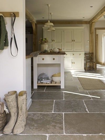 Grey limestone floor Flagstone Tile, Kitchen Styles, Flagstone Flooring, Stone Floor, Limestone Flooring, Natural Stone Flooring, Laundry Room Inspiration, Floor Ideas, Slate Flooring