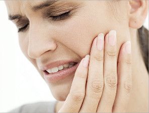 Sensitive teeth - causes of tooth sensitivity, how to stop the pain of sensitive teeth at home, tooth sensitive temperature, Free Resource Guide! Tooth Sensitivity Relief, Sensitive Teeth Remedy, Remedies For Tooth Ache, Dental Emergency, Front Teeth, Teeth Whitening Strips, Tooth Pain, Tooth Sensitivity, Natural Teeth Whitening