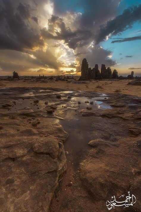 Rain In The Desert, Walking In The Rain, Desert Art, In The Desert, Beautiful Sky, The Meaning, The Desert, The Rain, Art Sketches