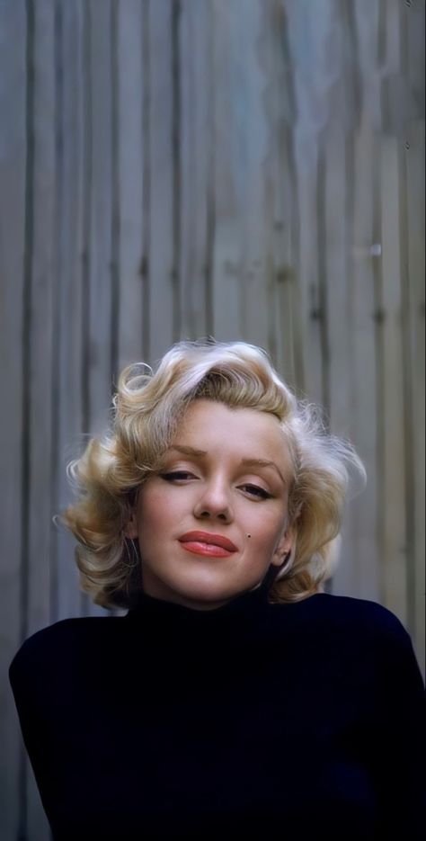 Marlyne Monro Wallpapers Iphone, Marylin Monroe Lockscreen, Maralin Munro, Marilyn Monroe Wallpaper Aesthetic, Marilyn Monroe Iconic, Marilyn Monroe Wallpaper, Marilyn Monroe Photography, Marilyn Monroe Portrait, Marilyn Monroe Fashion