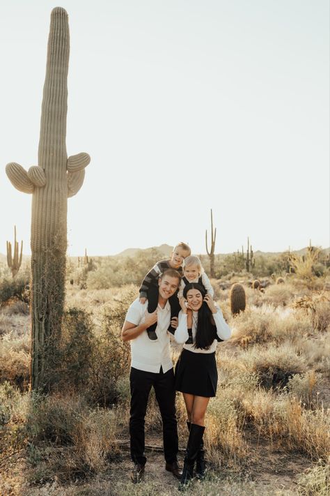 Arizona Family Photoshoot, Arizona Desert Photoshoot, Arizona Family Photos, Fall Desert Family Pictures, Winter Family Photoshoot Ideas, Family Pictures Desert, Desert Family Photoshoot, Desert Photoshoot Outfit, Desert Family Photos