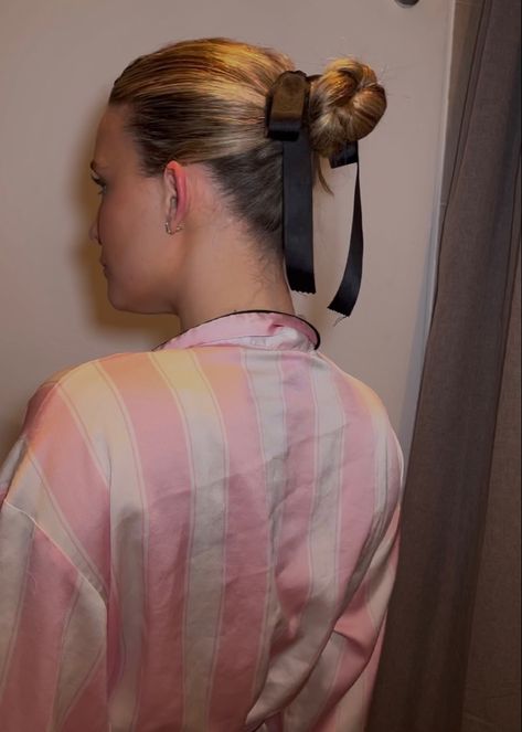 Hairstyle Slick bun with a bow and a braid Slick Back Bun With Bow, Hairstyle Slick, Sleek Bun Hairstyles, Slick Bun, Bun Bow, Slick Back Bun, Bow Bun, Bow String, Sleek Bun