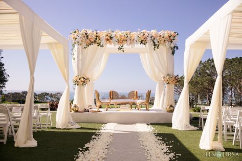 Weddings Decorations Elegant Romantic, Indian Wedding Venue, Wedding Setup, Indian Wedding Planner, Romantic Outdoor Wedding, Desi Wedding Decor, Mandap Decor, Wedding Backdrop Decorations, Wedding Mandap