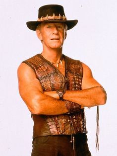 pinterest costume australie arborigène | Paul Hogan starred as Mick Dundee in the 1986 Australian comedy film ... Paul Hogan, Australian Icons, Crocodile Dundee, Australian Costume, Australia History, Australian Actors, Theatre Costumes, Costume Themes, Australia Day