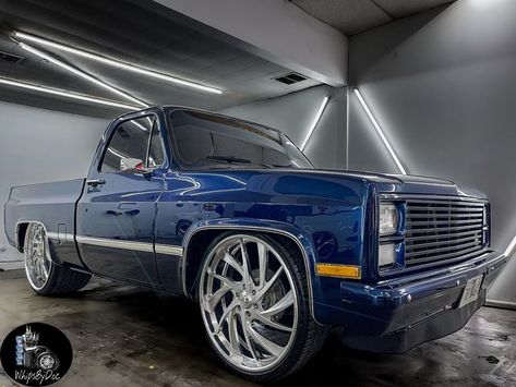 WhipsByDoc on Instagram: "@jaime_acevdo Chevrolet Shortbed looking 💦💦thanks to @acemobilewash tucking 28x16 @billetspecialties wheels #whipsbydoc" Bubble Eye Silverado, 4 Door Square Body Chevy, Chevy Wheels, Lifted Single Cab Chevy, C10 Chevy Truck 73-87 Lowered, Dropped Trucks, C10 Trucks, C10 Chevy Truck 73-87 Long Bed, Custom Chevy Trucks