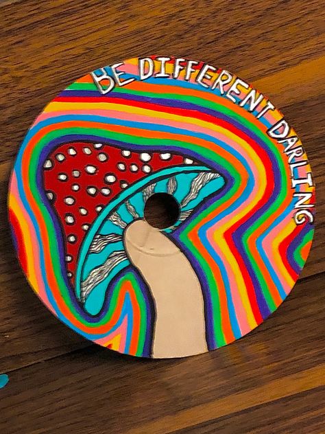 Cd Painting Ideas, Cute Painting Ideas, Vinyl Record Art Ideas, Painted Records, Vinyl Paintings, Cd Wall Art, Record Wall Art, Vinyl Art Paint, Painting Ideas On Canvas Simple