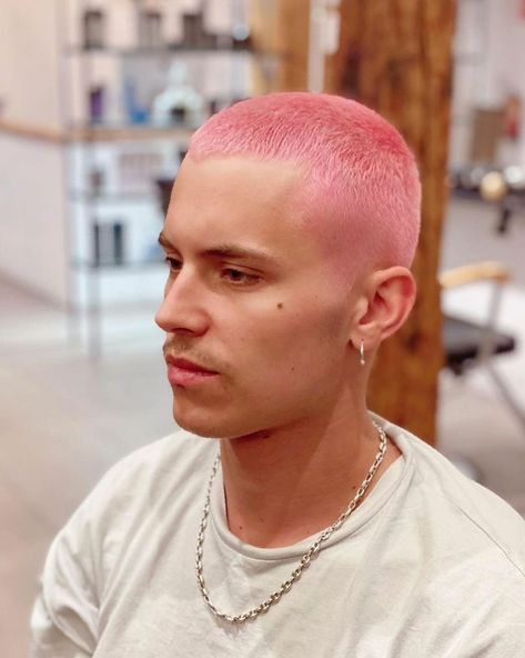 Bleached Hair Men, Short Bleached Hair, Vintage Hairstyles For Long Hair, Short Platinum Blonde Hair, Girls With Shaved Heads, Dyed Hair Men, Hair Dye Tips, Mens Haircuts Short Hair, Shaved Hair Designs