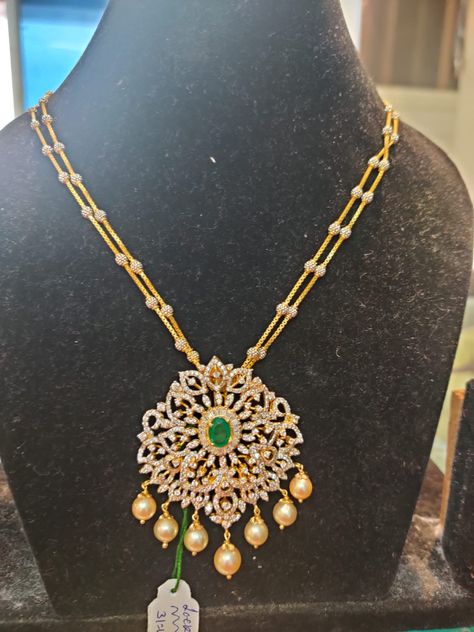 Gold Chain For Pendant Indian, Mid Length Gold Necklace Indian, Pendent Chain Designs, Latest Pendant Designs, Chain With Locket Gold Indian, Pendants Gold Indian, Locket Designs Pendants Gold, 15grams Gold Necklace Designs, Pretty Gold Necklaces