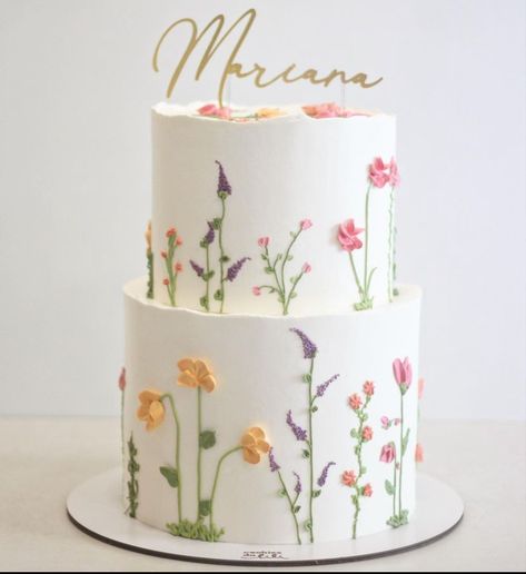 Wildflower Cakes Birthday, Wild Flowers Cake Ideas, Floral Theme Birthday Cake, Wildflower Cake Decoration, 2 Tier Birthday Cake Flower Design, White Cake With Wildflowers, Floral Bridal Shower Cake Ideas, Wildflowers Birthday Theme, Wildflower Birthday Food Ideas