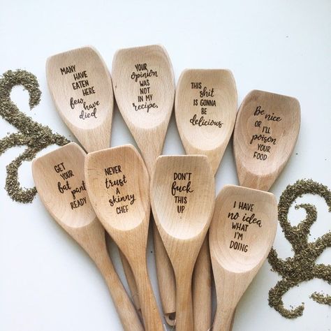 Wooden Spoon Crafts, Wood Burn Spoons, Wood Burn Designs, Spoon Crafts, Woodburning Projects, Wood Projects That Sell, Wood Burning Crafts, Wood Burning Patterns, Wood Burning Art