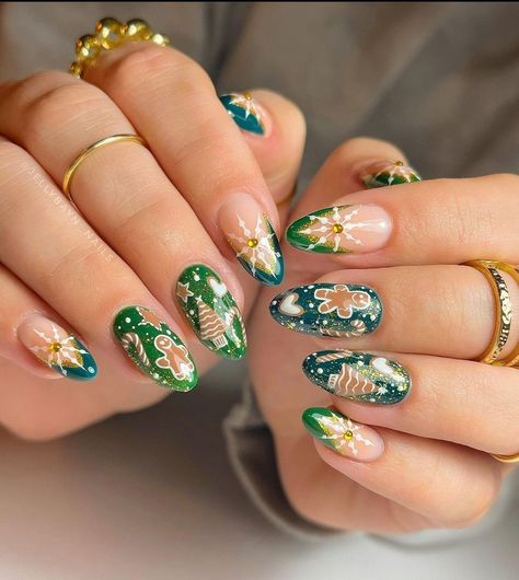 ig: jellybayn_nails Christmas Naildesign, Best Christmas Nails, Gingerbread Nails, Nails Winter Christmas, Christmas Nails Short, Christmas Winter Nails, Christmas Nails Winter, Chevron Nails, Green Nail Art