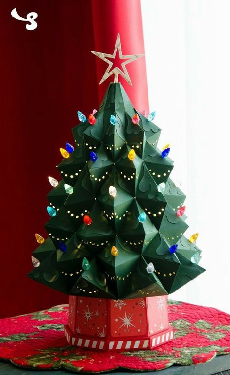 Fingerprint Christmas, Advent Calendar Diy, Heirloom Christmas, Shaded Spruce, 3d Christmas Tree, Christmas Tree Svg, Christmas Tree Inspiration, Embossing Machine, Paper Christmas Tree