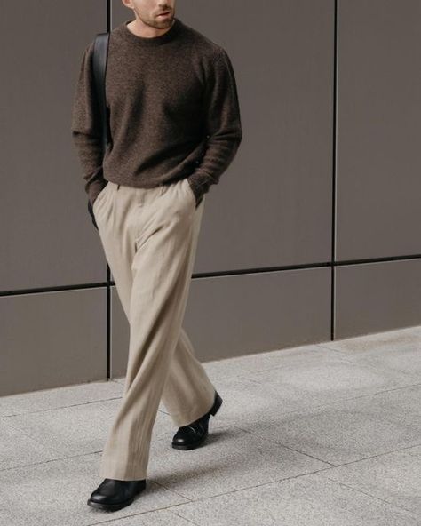 Minimalist Outfit Men Minimal Classic, Oversized Formal Outfit Men, Minimalism Fashion Style, Paul Mescal Fashion, Brown Polo Outfit Men, Work Outfits Men Professional, Uniqlo Men Outfit Casual, Daniel Simmons Outfit, Autumn Fashion Men