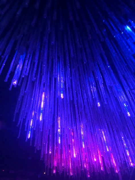 #nightlife #purple #lights #club Dark Blue Purple Aesthetic, Purple And Blue Lighting, Blue And Purple Aesthetic, Ray Core, Magenta Aesthetic, Mood 2024, Purple String Lights, Purple Lights, Purple Lighting