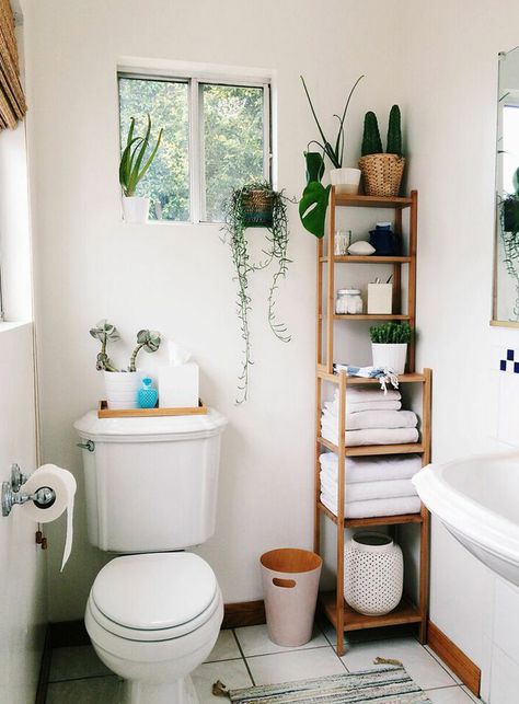 7 Ways to Make Big Space in Your Small Bathroom • One Brick At A Time Cute Bathroom Ideas, Small Bathroom Diy, Bathroom Decor Apartment, Luxury Bed, Small Apartment Decorating, Boho Bathroom, Apartment Bathroom, Small Bathroom Design, Small Bathroom Decor