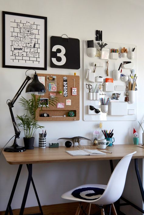 Artsy Home, Home Office Inspiration, Cozy Home Office, Deco Studio, City Club, Work Space Decor, Desk Inspiration, Study Room Decor, Workspace Inspiration