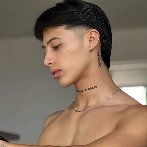 Modern Mullet Mens, Modern Mullet Haircut, Taper Fade Short Hair, Mullet Fade, Haircut Selfie, Photo Hijab, Mens Haircuts Short Hair, Men Haircut Curly Hair, Asian Haircut