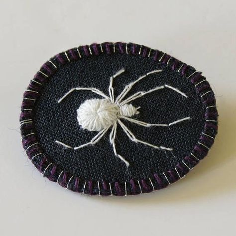 White On Black Embroidery, Embroidered Spider, Spider Embroidery, Spider Brooch, White Spider, Punk Patches, Diy Clothes Design, Kleidung Diy, Embroidery Patches