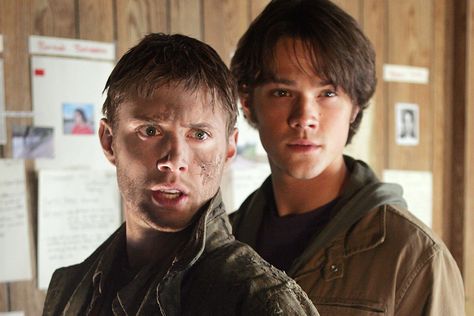 <em>Supernatural</em> creator Eric Kripke shares his original 2004 pitch for the show Supernatural Season 1, 64 Mustang, Unfaithful Men, Mary Winchester, Matt Cohen, Pair Of Eyes, Samantha Smith, Hollaback Girl, Eric Kripke