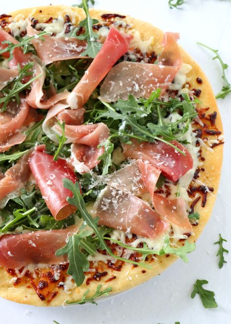 Homemade Prosciutto, Arugula Pizza Recipes, Prosciutto Arugula Pizza, Arugula Pizza, White Pizza Recipes, Prosciutto Pizza, Personal Pizza, White Pizza, Pizza Recipes Homemade