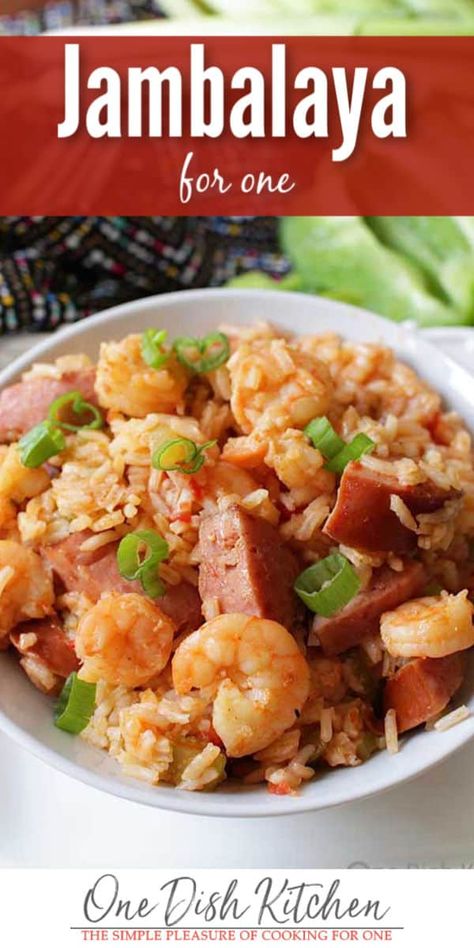 Authentic Louisiana style Shrimp Jambalaya Recipe. A flavorful single serving recipe that can be ready in 30 minutes! Made with the "trinity" of vegetables, this traditional New Orleans jambalaya recipe will surely become a favorite! Most Delicious Life, Jambalaya For Two, Single Meals Cooking For One, Single Person Meals, Recipes For One Person, New Orleans Jambalaya, New Orleans Jambalaya Recipe, Shrimp And Sausage Jambalaya, Food For One