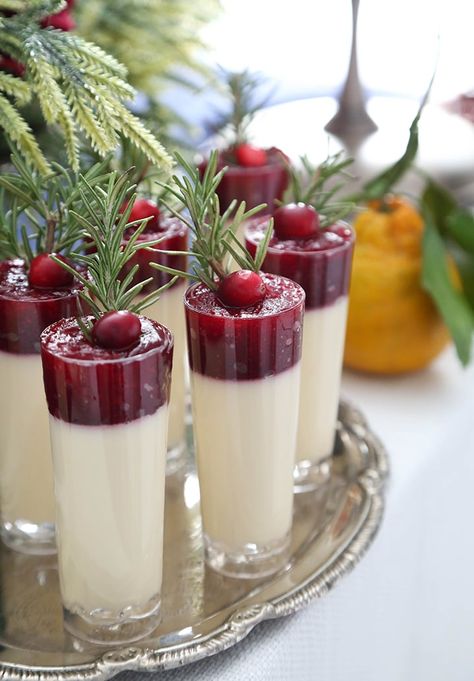 Make-Ahead Party Food with Recipes (Sweet and Savory!) - Sprinkle Bakes Cranberry Jello, Cocktail Party Food, Holiday Appetizers, Party Recipes, Christmas Party Food, Christmas Cooking, Christmas Appetizers, Party Food Appetizers, Sweet And Savory