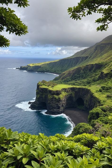 Explore the Mesmerizing Beauty of Big Island Nature Park 🌺 Island Village Aesthetic, Hikes In Hawaii, Volcanoes National Park Hawaii, Volcano Hawaii, Akaka Falls, Nature Parks, Island Scenery, The Big Island Hawaii, Hawaii Landscape