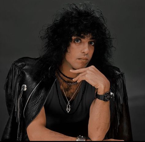 Paul Stanley Without Makeup, Paul Stanley 70s, Paul Stanley 80s, Kiss Group, Paul Kiss, 80s Rocker, Kiss Images, Paul Hollywood, Pretty Meme