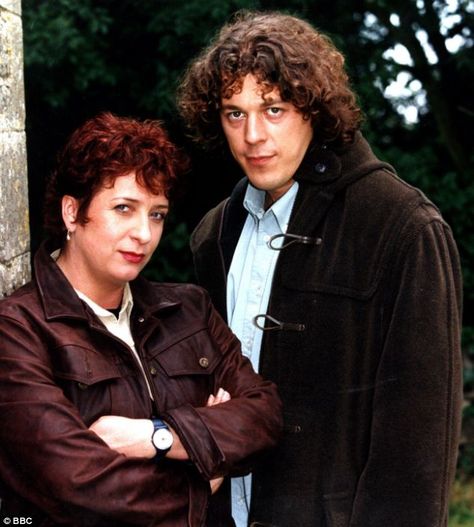 Caroline Quentin, Jonathan Creek, Sandi Toksvig, Alan Davies, Tv Detectives, Blue Whale, Rabbit Ears, Drama Series, Detective