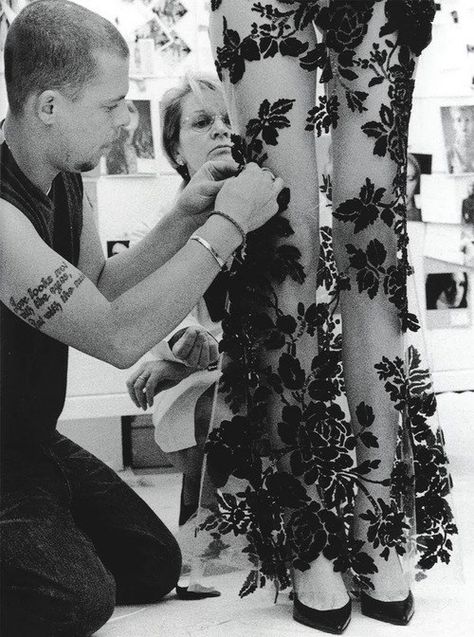 mcqueen Alexander Mcqueen Quotes, Savage Beauty, Mcqueen Fashion, Mode Vintage, British Style, Fashion Details, Look Fashion, Passion For Fashion, Givenchy